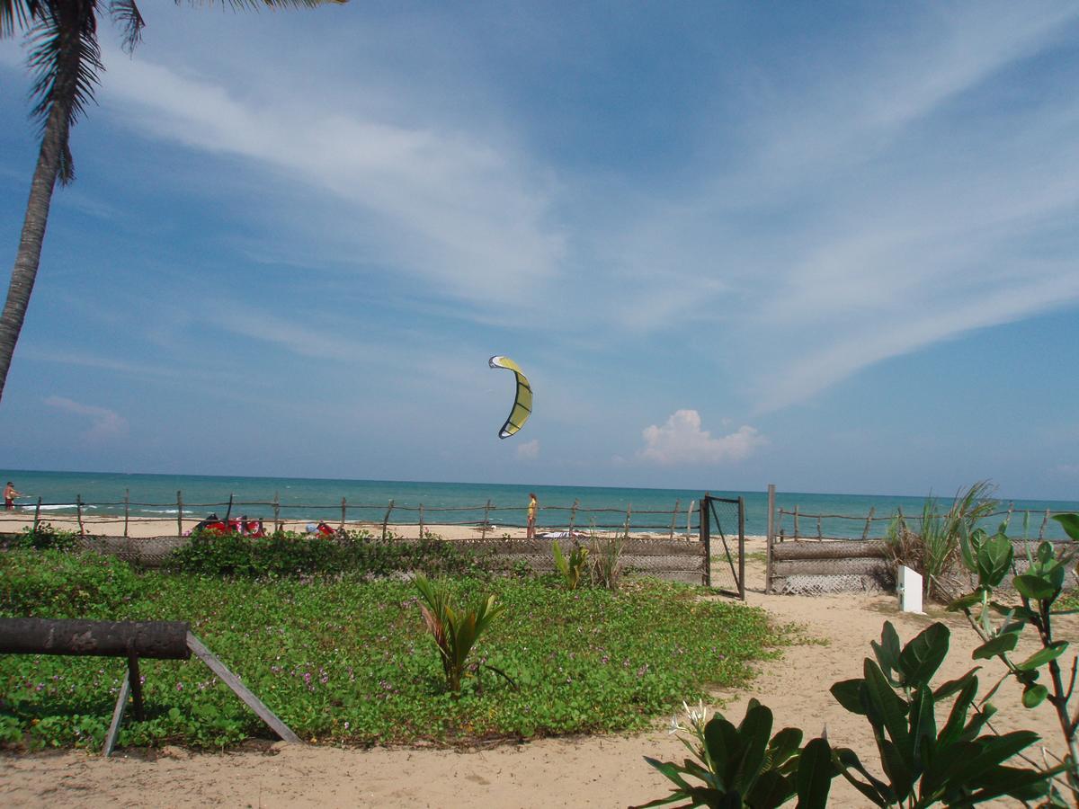 Stardust Beach Hotel Baía de Arugam Exterior foto