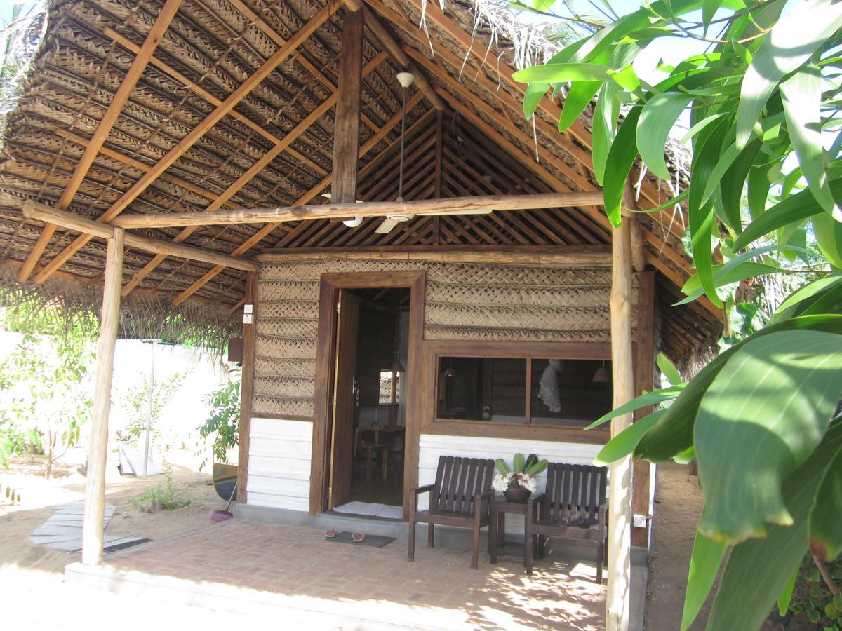 Stardust Beach Hotel Baía de Arugam Exterior foto