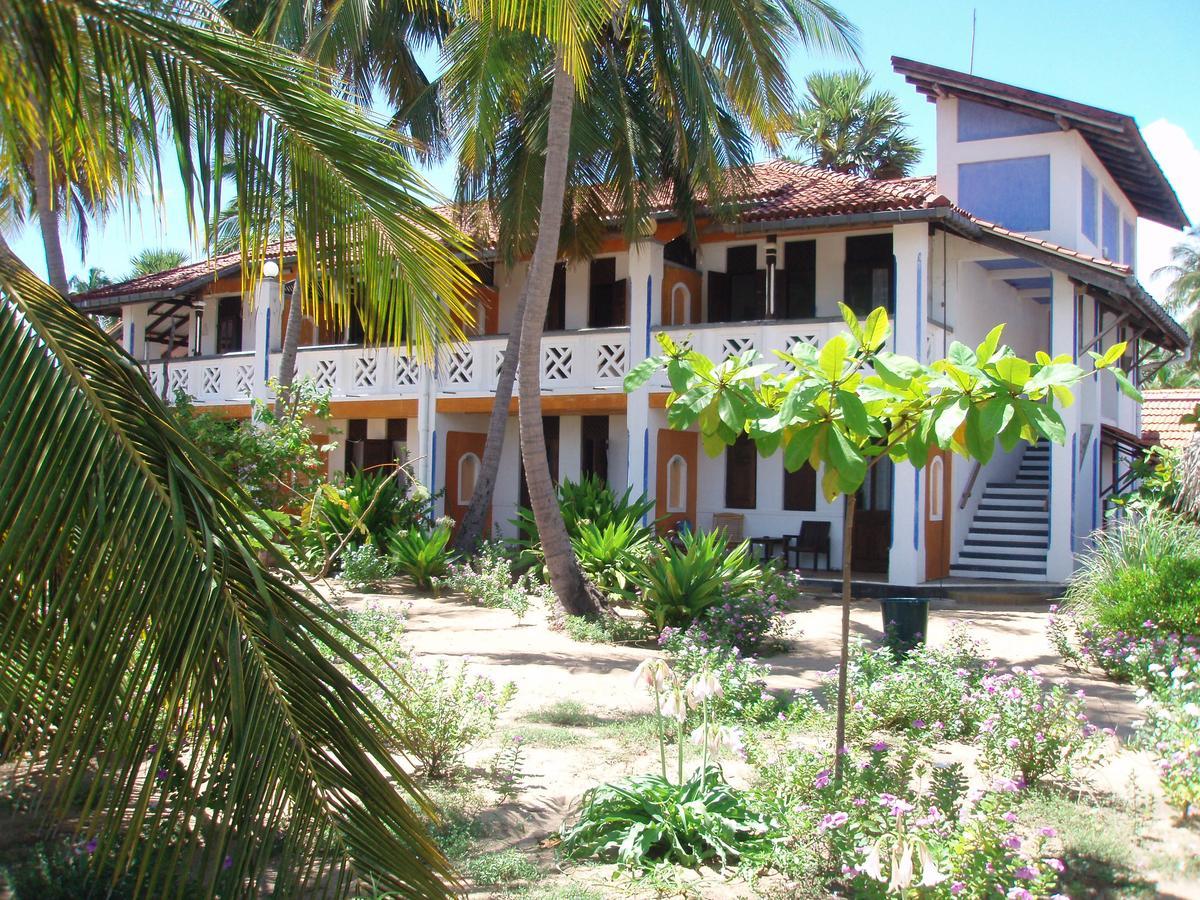 Stardust Beach Hotel Baía de Arugam Exterior foto