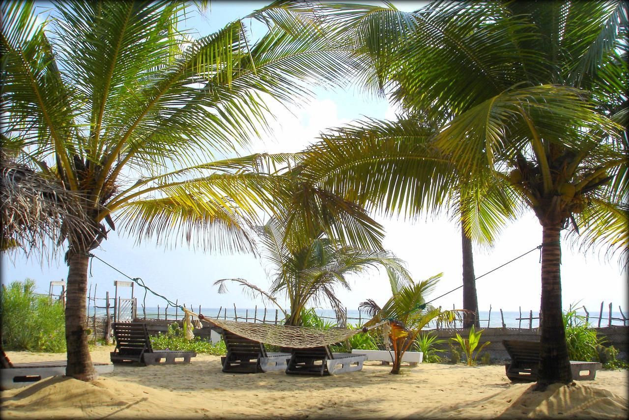 Stardust Beach Hotel Baía de Arugam Exterior foto