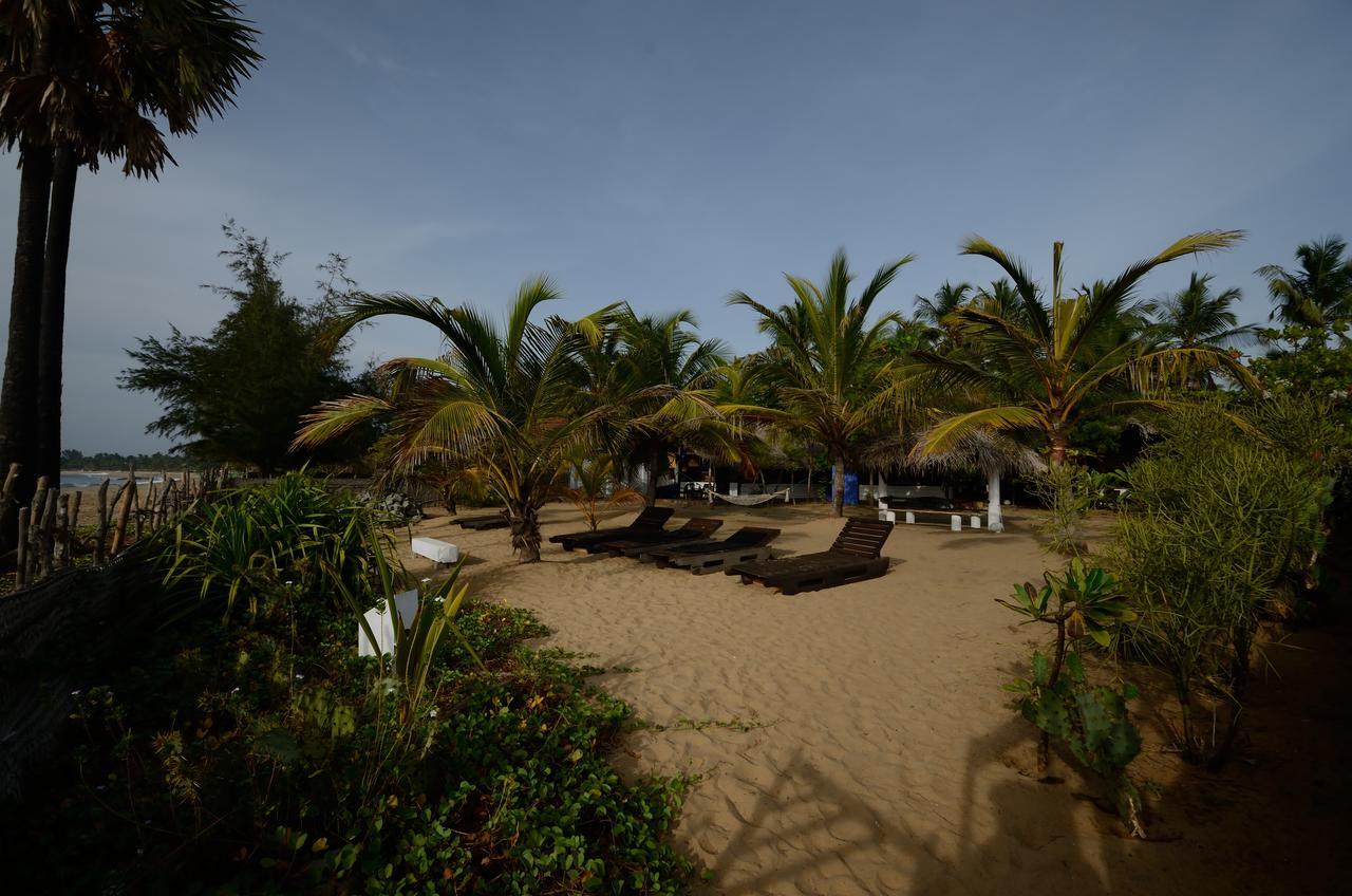 Stardust Beach Hotel Baía de Arugam Exterior foto